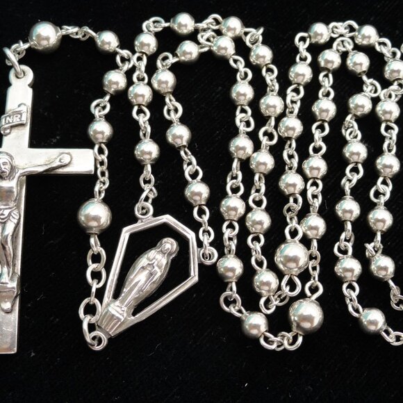 Sterling Silver V Center Medal 17.3 Grams 17" Rosary - Picture 6 of 10